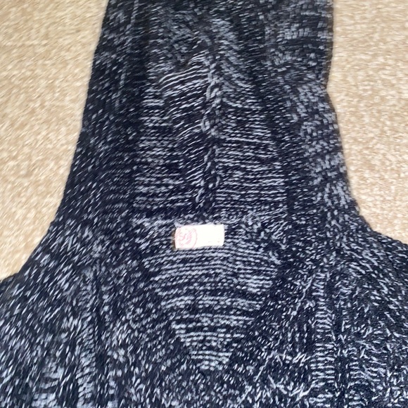 sweatshirt - Picture 2 of 2